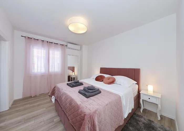 Bonavita Villa *